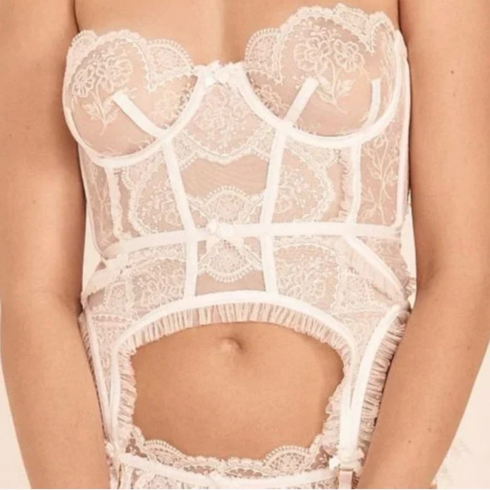 NWT For love & lemons 🍋 forever bridal Victoria’s Secret White Lace Bustier